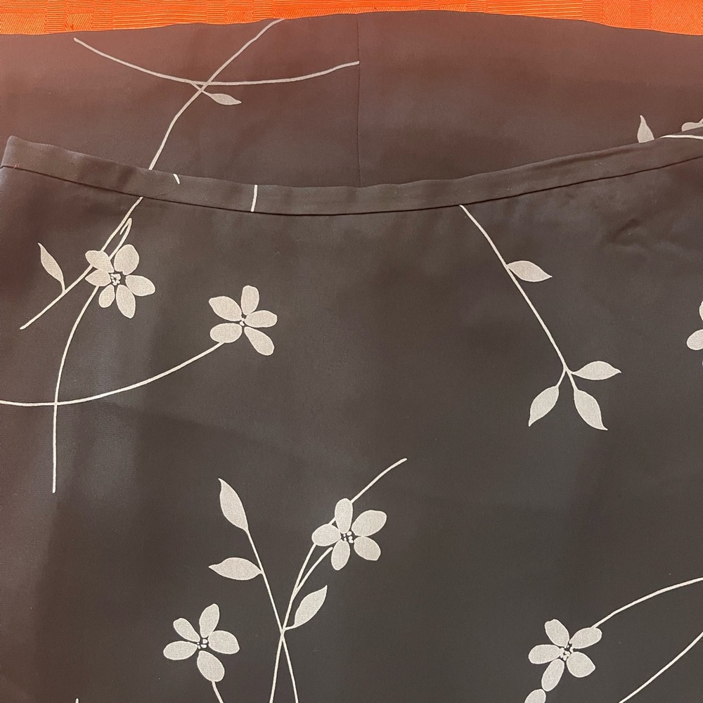 Chai’s Women’s Skirt